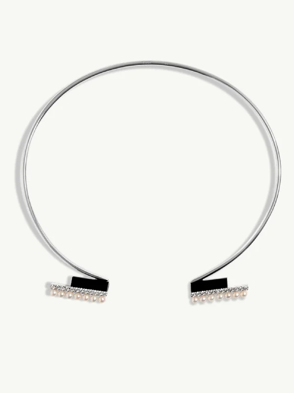 Women’s tropical necklaces-Invidia Black Onyx Column & Pavé-Set Brilliant-Cut White Diamond Collar Necklace With Freshwater Pearls In 18K White Gold