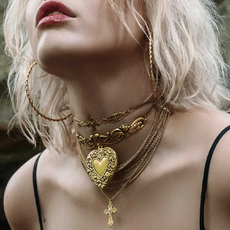 Women’s gemstone necklaces-LOVE STRUCK. Ornate Heart Choker - Gold