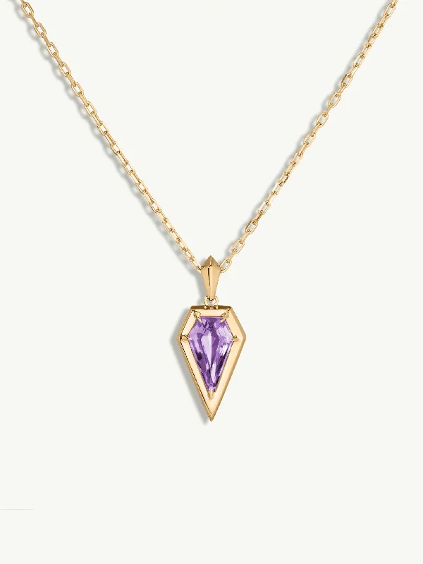 Women’s vintage diamond necklaces-Aphrodite Amulet Pendant Necklace With Amethyst Gemstone In 18K Yellow Gold