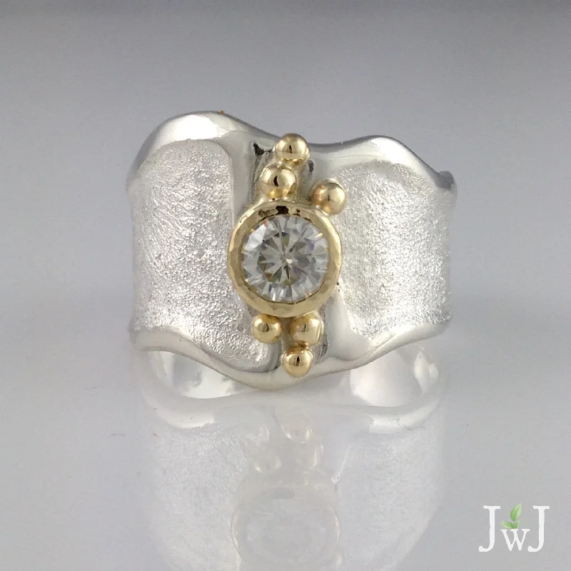 Women’s handcrafted rings-Crevasse Ring - Moissanite