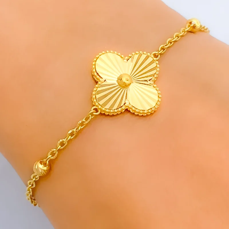 Women’s vintage-inspired bangles-Sparkling Refined 21k Gold Floral Bracelet