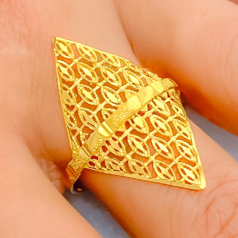 Women’s heart-shaped rings-V-Shaped Graceful 22k Gold Ring