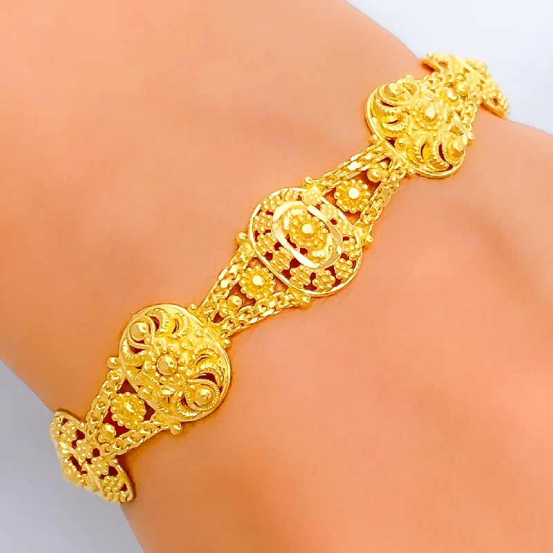 Women’s luxury bracelets-Elegant Detailed 22k Gold Bracelet