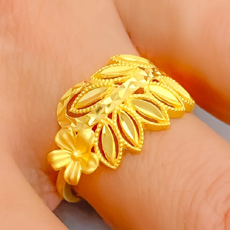 Women’s stackable wedding rings-Upscale Vine Shaped 22k Gold Ring