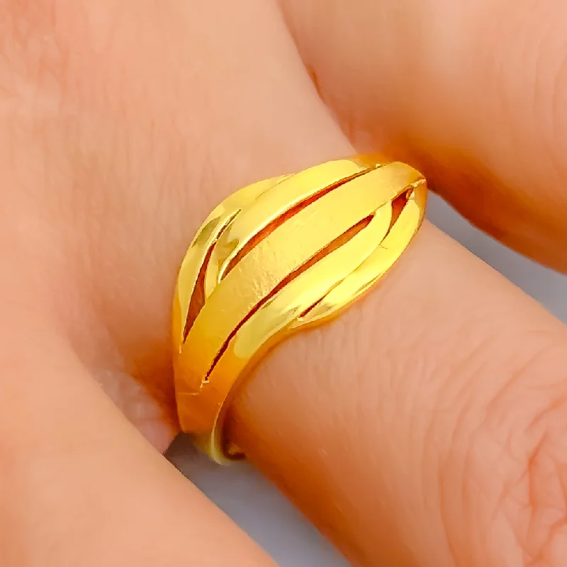 Women’s platinum rings-Timeless Glossy 22k Gold Ring