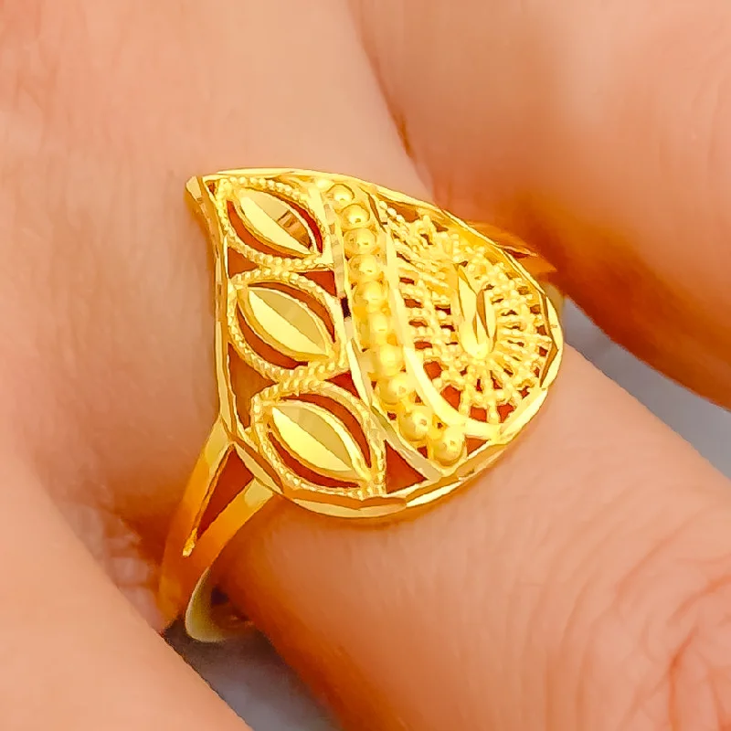 Women’s romantic rings-Stunning Paisley Adorned 22k Gold Ring