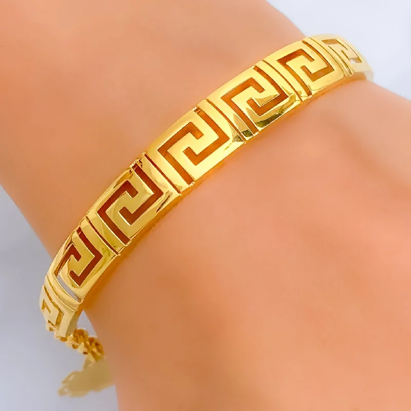 Women’s crystal bracelets-Sleek Ornamental 21K Gold Buffed Flexi Bangle Bracelet