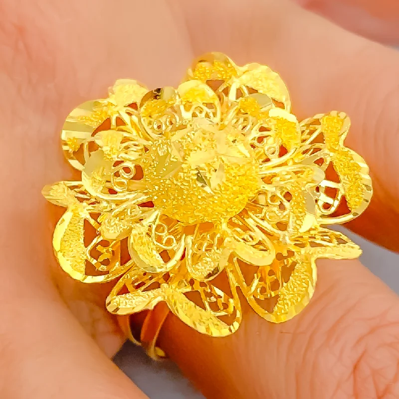 Women’s turquoise rings-Stylish Sparkling 22k Gold Flower Ring