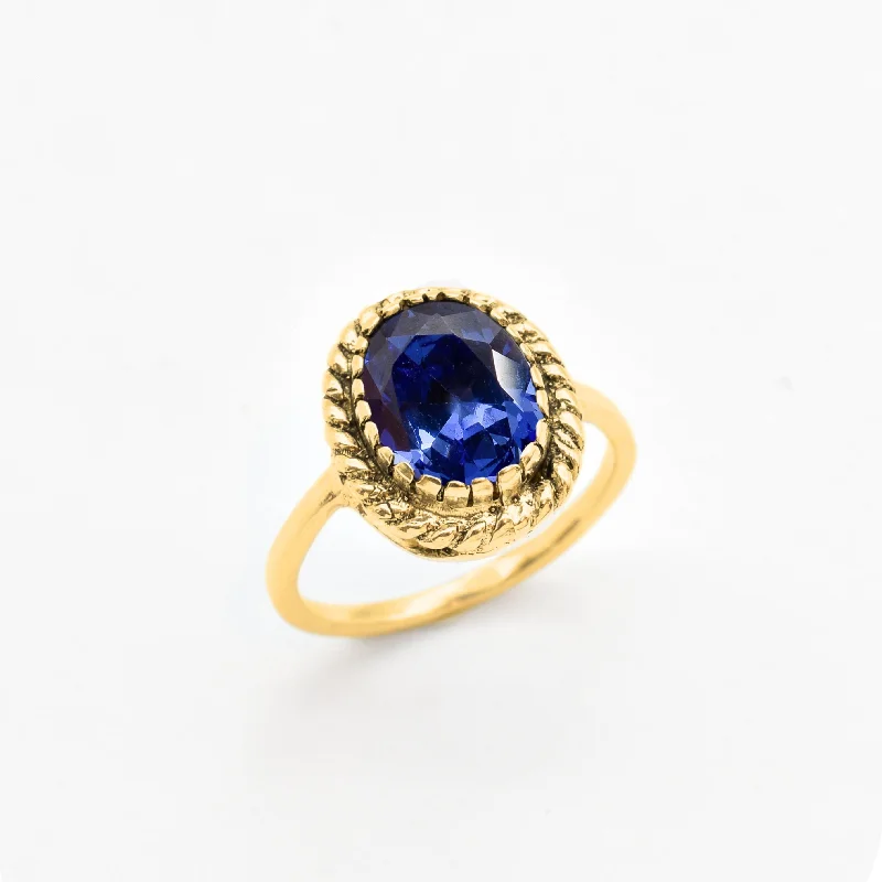 Women’s flower rings-Gold Tanzanite Ring - Blue Cocktail Ring - Vintage Oval Ring