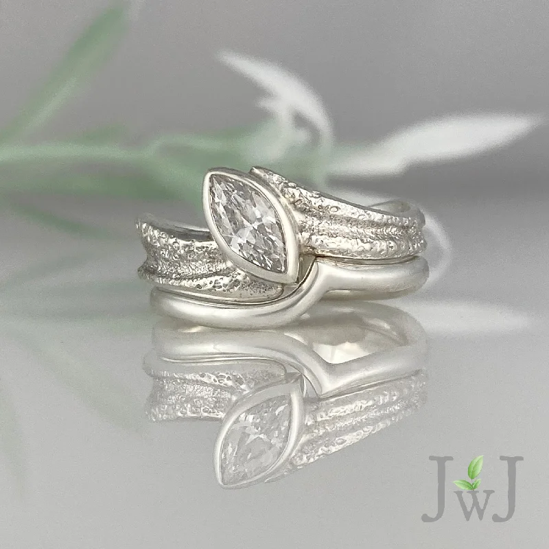 Women’s bohemian engagement rings-Melite Wedding Band Set