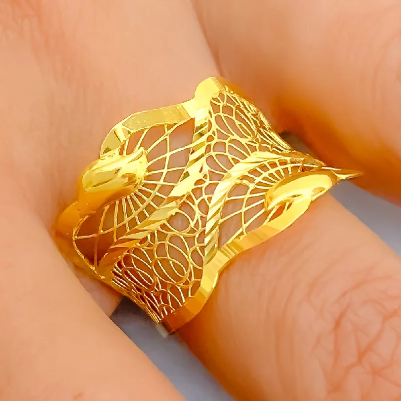 Women’s flower rings-Captivating Regal 21k Gold Ring