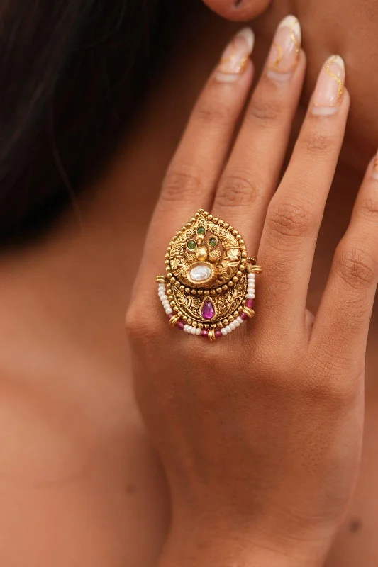 Women’s alternative wedding rings-Rasriti Indian Gold Ring | Sone Pe Suhaga Collection