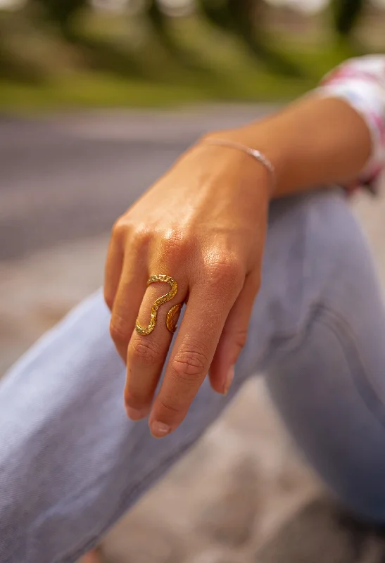 Women’s oversized rings-Golden Zazy Ring